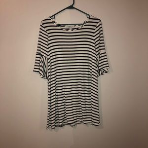 Striped flowy dress with bell sleeves size S